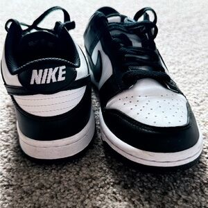 Nike Men's Classic Black and White Sneakers
